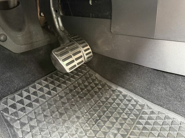 Сірий Фольксваген Поло, об'ємом двигуна 1.4 л та пробігом 180 тис. км за 6700 $, фото 19 на Automoto.ua