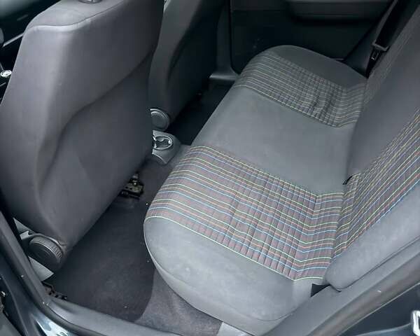 Серый Фольксваген Поло, объемом двигателя 1.4 л и пробегом 208 тыс. км за 4600 $, фото 15 на Automoto.ua