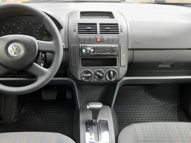 Сірий Фольксваген Поло, об'ємом двигуна 1.4 л та пробігом 195 тис. км за 5800 $, фото 11 на Automoto.ua