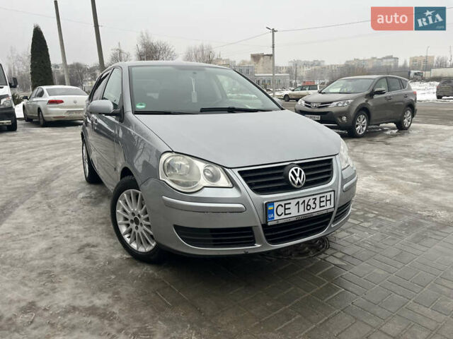 Серый Фольксваген Поло, объемом двигателя 1.42 л и пробегом 265 тыс. км за 5000 $, фото 1 на Automoto.ua
