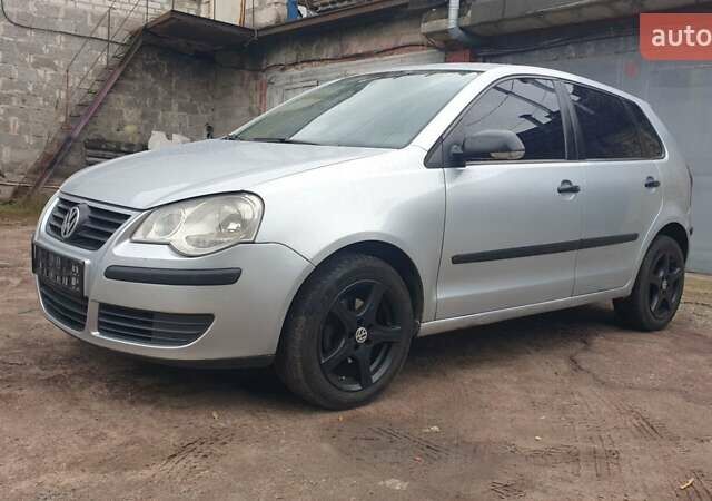 Серый Фольксваген Поло, объемом двигателя 1.4 л и пробегом 333 тыс. км за 3000 $, фото 6 на Automoto.ua