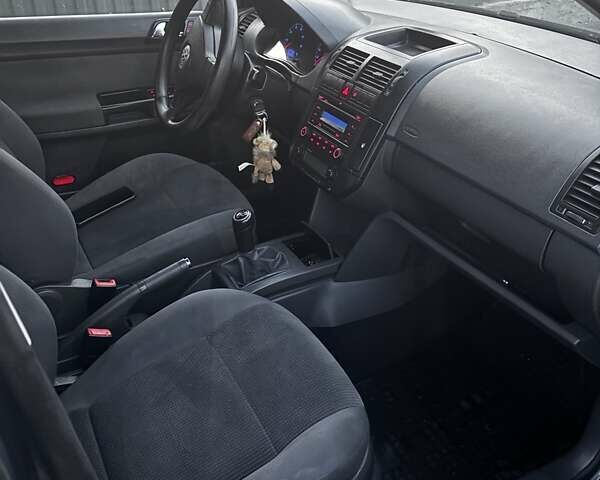 Сірий Фольксваген Поло, об'ємом двигуна 1.6 л та пробігом 220 тис. км за 4500 $, фото 4 на Automoto.ua