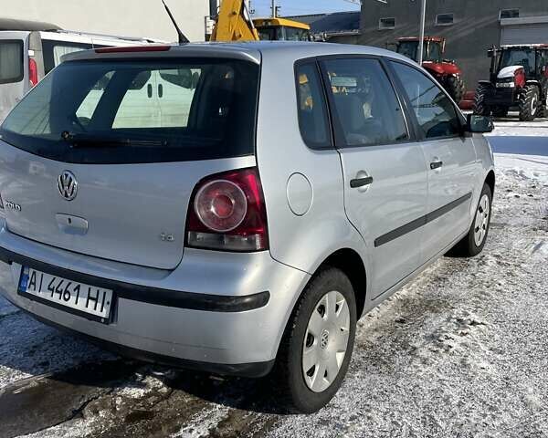 Серый Фольксваген Поло, объемом двигателя 1.39 л и пробегом 188 тыс. км за 6300 $, фото 2 на Automoto.ua