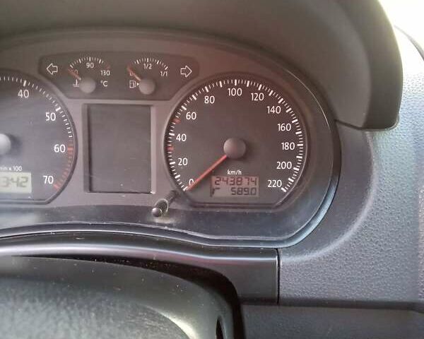 Сірий Фольксваген Поло, об'ємом двигуна 1.2 л та пробігом 243 тис. км за 3500 $, фото 4 на Automoto.ua