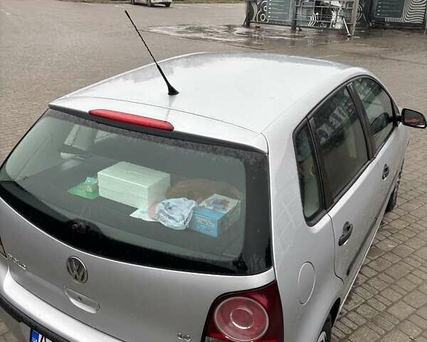 Серый Фольксваген Поло, объемом двигателя 1.39 л и пробегом 212 тыс. км за 5400 $, фото 14 на Automoto.ua