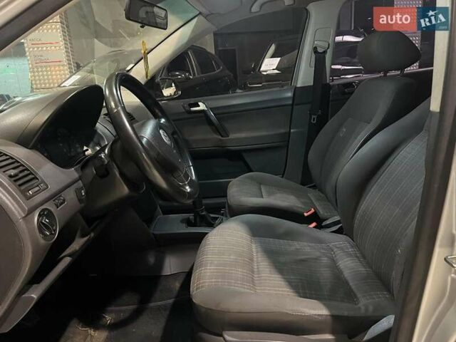 Сірий Фольксваген Поло, об'ємом двигуна 1.4 л та пробігом 254 тис. км за 4590 $, фото 22 на Automoto.ua