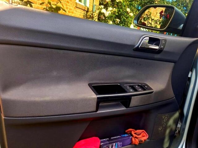 Серый Фольксваген Поло, объемом двигателя 1.4 л и пробегом 328 тыс. км за 4350 $, фото 3 на Automoto.ua