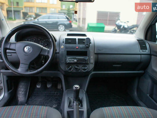 Сірий Фольксваген Поло, об'ємом двигуна 1.4 л та пробігом 183 тис. км за 5200 $, фото 7 на Automoto.ua