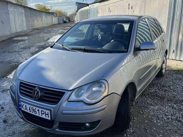 Серый Фольксваген Поло, объемом двигателя 1.4 л и пробегом 157 тыс. км за 4700 $, фото 1 на Automoto.ua