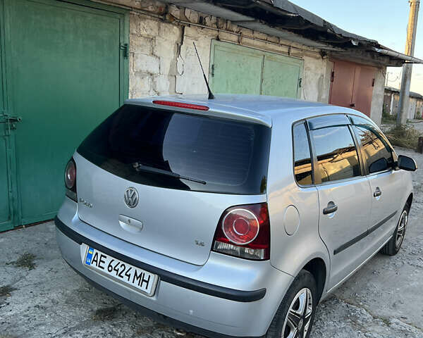 Сірий Фольксваген Поло, об'ємом двигуна 1.39 л та пробігом 137 тис. км за 4700 $, фото 5 на Automoto.ua