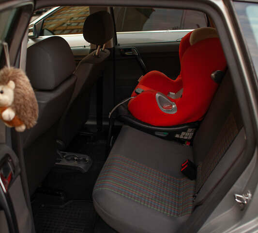 Сірий Фольксваген Поло, об'ємом двигуна 1.4 л та пробігом 183 тис. км за 5200 $, фото 5 на Automoto.ua