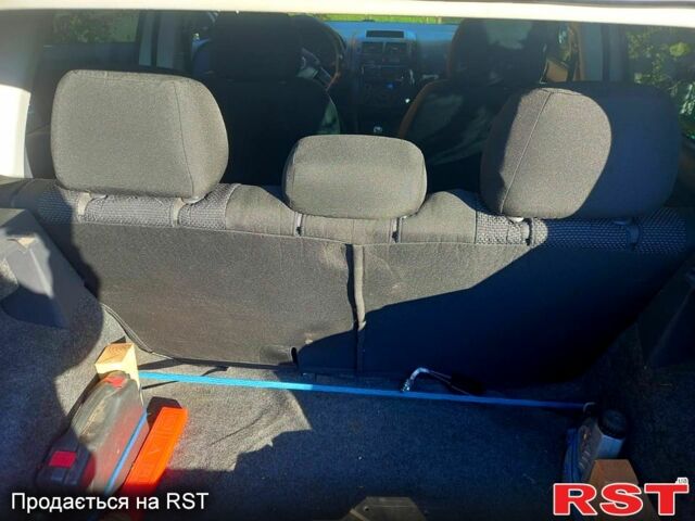 Серый Фольксваген Поло, объемом двигателя 1.4 л и пробегом 328 тыс. км за 4350 $, фото 5 на Automoto.ua