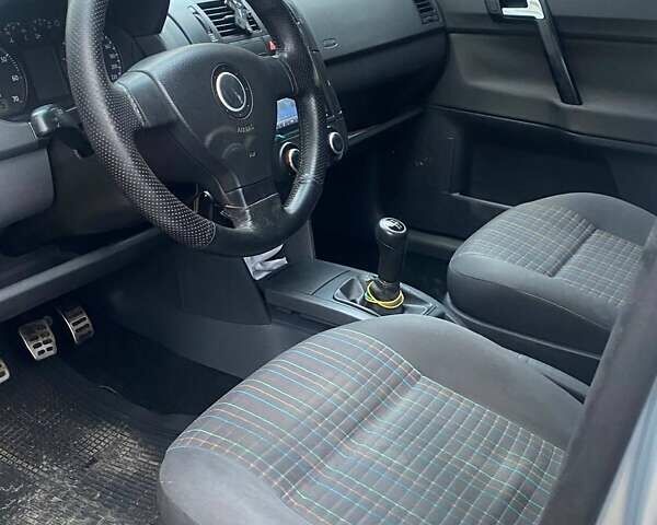 Серый Фольксваген Поло, объемом двигателя 1.4 л и пробегом 260 тыс. км за 3500 $, фото 4 на Automoto.ua