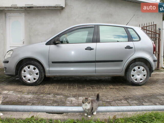 Серый Фольксваген Поло, объемом двигателя 1.4 л и пробегом 263 тыс. км за 4500 $, фото 5 на Automoto.ua