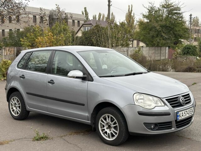 Сірий Фольксваген Поло, об'ємом двигуна 1.4 л та пробігом 276 тис. км за 5300 $, фото 1 на Automoto.ua