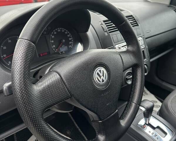 Серый Фольксваген Поло, объемом двигателя 1.4 л и пробегом 278 тыс. км за 5400 $, фото 18 на Automoto.ua