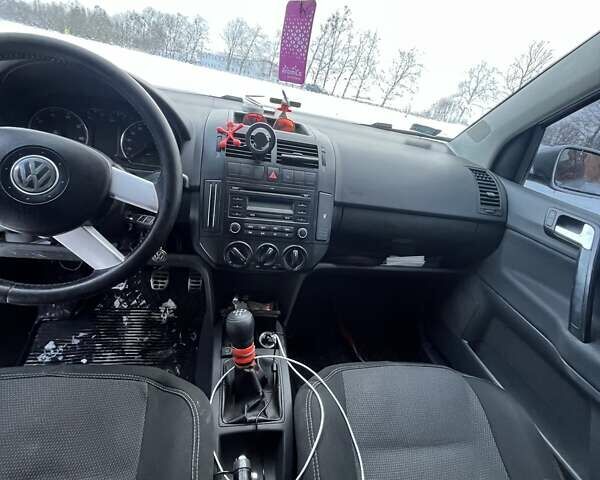 Серый Фольксваген Поло, объемом двигателя 1.4 л и пробегом 389 тыс. км за 4199 $, фото 15 на Automoto.ua