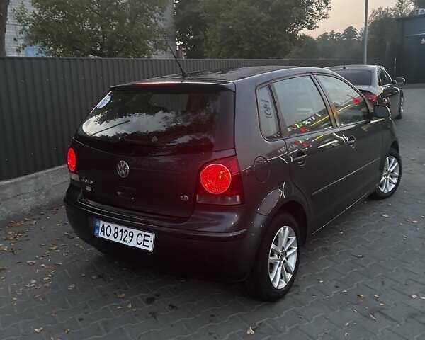 Сірий Фольксваген Поло, об'ємом двигуна 1.6 л та пробігом 220 тис. км за 4500 $, фото 1 на Automoto.ua