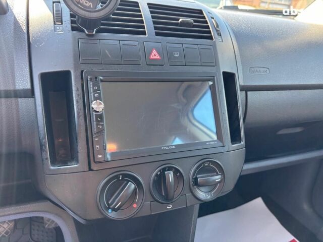 Серый Фольксваген Поло, объемом двигателя 1.2 л и пробегом 125 тыс. км за 4990 $, фото 19 на Automoto.ua