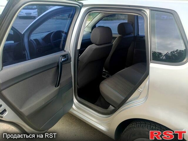 Серый Фольксваген Поло, объемом двигателя 1.4 л и пробегом 283 тыс. км за 4100 $, фото 4 на Automoto.ua