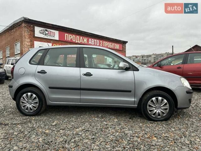 Серый Фольксваген Поло, объемом двигателя 1.4 л и пробегом 278 тыс. км за 5400 $, фото 7 на Automoto.ua