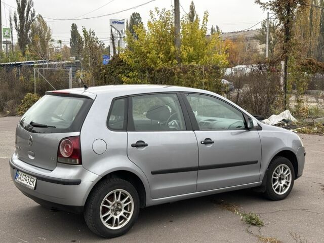 Сірий Фольксваген Поло, об'ємом двигуна 1.4 л та пробігом 276 тис. км за 5300 $, фото 3 на Automoto.ua