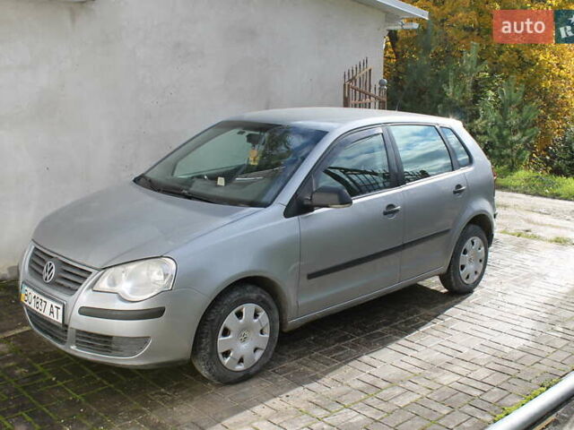 Серый Фольксваген Поло, объемом двигателя 1.4 л и пробегом 263 тыс. км за 4500 $, фото 3 на Automoto.ua