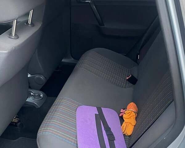 Серый Фольксваген Поло, объемом двигателя 1.4 л и пробегом 260 тыс. км за 3500 $, фото 5 на Automoto.ua