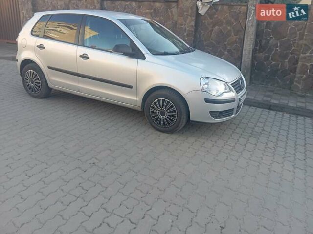 Сірий Фольксваген Поло, об'ємом двигуна 1.39 л та пробігом 215 тис. км за 4500 $, фото 2 на Automoto.ua