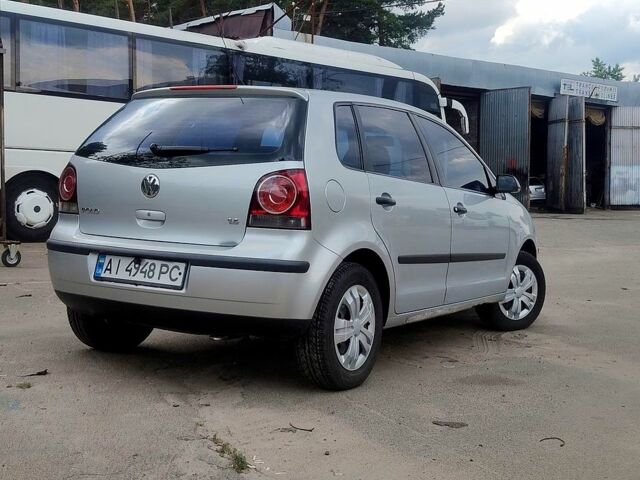 Серый Фольксваген Поло, объемом двигателя 1.4 л и пробегом 283 тыс. км за 4100 $, фото 1 на Automoto.ua