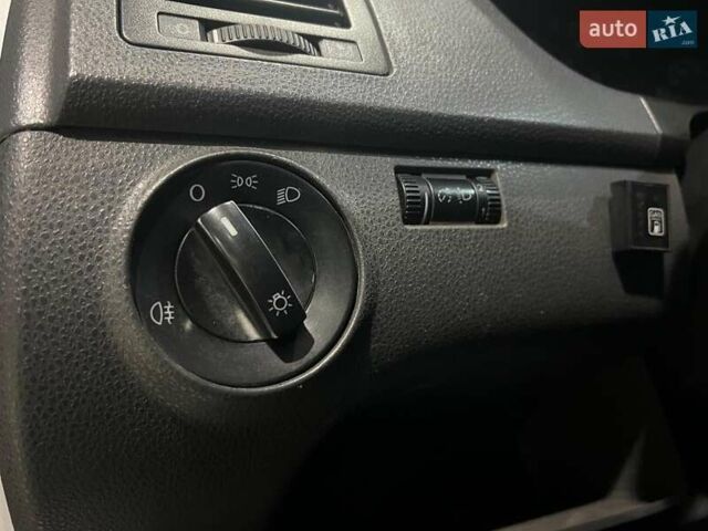 Сірий Фольксваген Поло, об'ємом двигуна 1.4 л та пробігом 254 тис. км за 4590 $, фото 25 на Automoto.ua