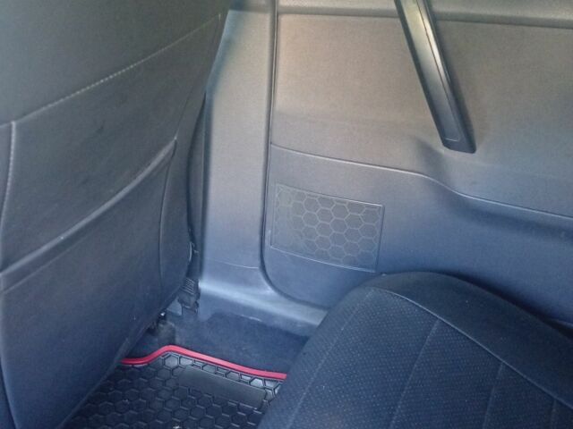 Серый Фольксваген Поло, объемом двигателя 1.4 л и пробегом 225 тыс. км за 4900 $, фото 3 на Automoto.ua