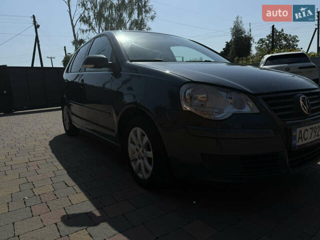 Серый Фольксваген Поло, объемом двигателя 1.4 л и пробегом 310 тыс. км за 4800 $, фото 6 на Automoto.ua