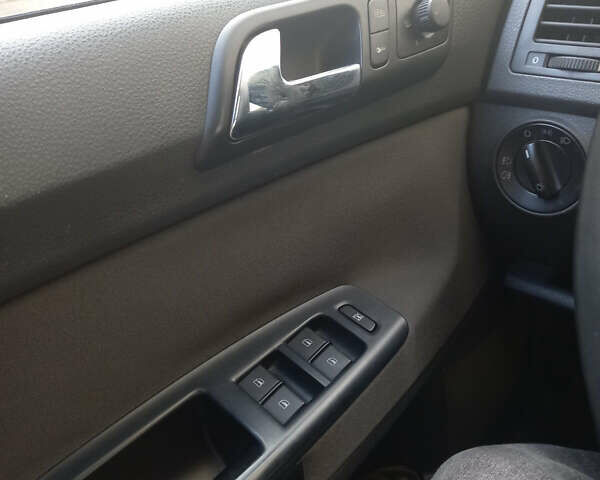 Сірий Фольксваген Поло, об'ємом двигуна 1.39 л та пробігом 271 тис. км за 3900 $, фото 11 на Automoto.ua