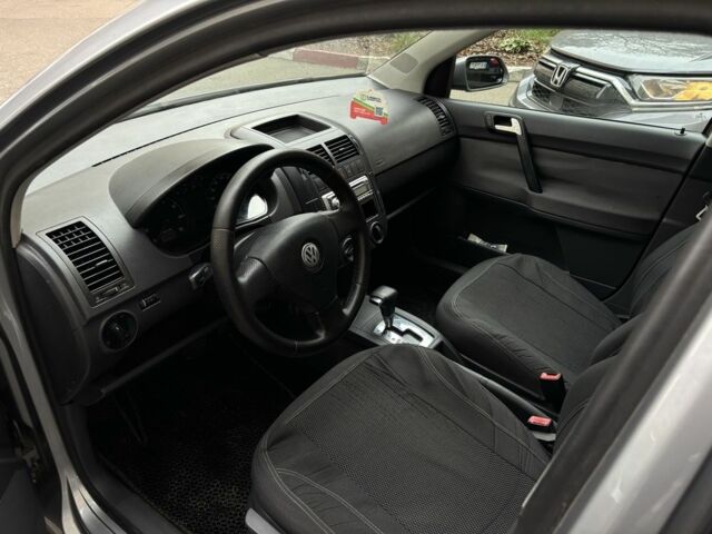 Сірий Фольксваген Поло, об'ємом двигуна 1.4 л та пробігом 276 тис. км за 5300 $, фото 11 на Automoto.ua