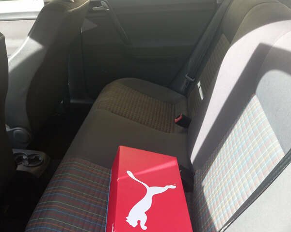 Сірий Фольксваген Поло, об'ємом двигуна 1.39 л та пробігом 271 тис. км за 3900 $, фото 5 на Automoto.ua