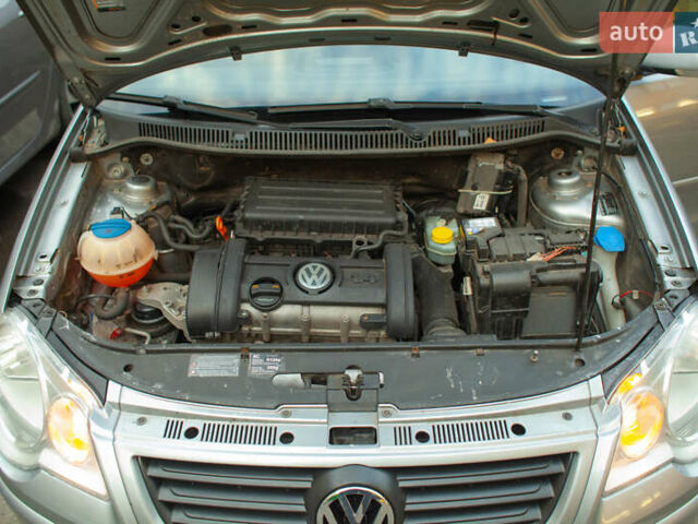 Сірий Фольксваген Поло, об'ємом двигуна 1.4 л та пробігом 183 тис. км за 5200 $, фото 8 на Automoto.ua