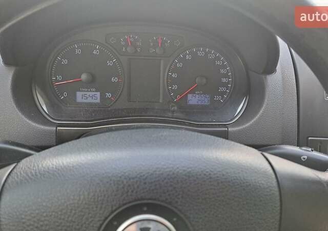 Серый Фольксваген Поло, объемом двигателя 1.4 л и пробегом 147 тыс. км за 4400 $, фото 5 на Automoto.ua