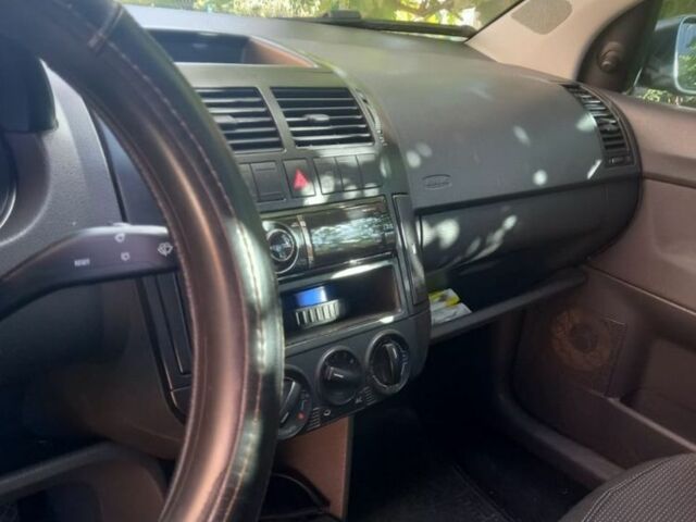 Серый Фольксваген Поло, объемом двигателя 1.4 л и пробегом 328 тыс. км за 4350 $, фото 18 на Automoto.ua