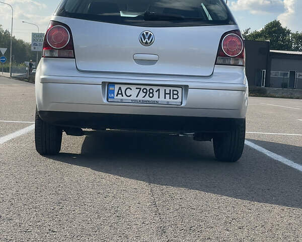 Серый Фольксваген Поло, объемом двигателя 1.4 л и пробегом 267 тыс. км за 5400 $, фото 9 на Automoto.ua