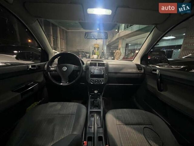 Сірий Фольксваген Поло, об'ємом двигуна 1.4 л та пробігом 254 тис. км за 4590 $, фото 16 на Automoto.ua