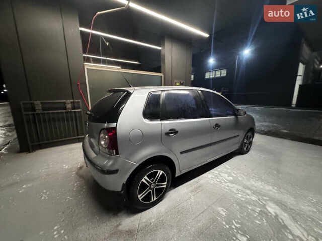 Сірий Фольксваген Поло, об'ємом двигуна 1.4 л та пробігом 234 тис. км за 5000 $, фото 1 на Automoto.ua