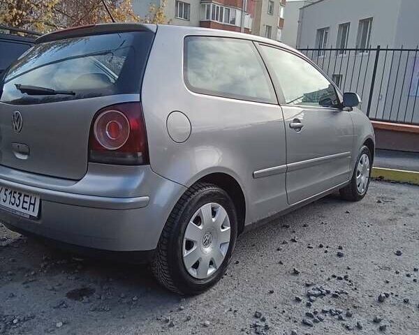 Сірий Фольксваген Поло, об'ємом двигуна 1.2 л та пробігом 243 тис. км за 3500 $, фото 2 на Automoto.ua