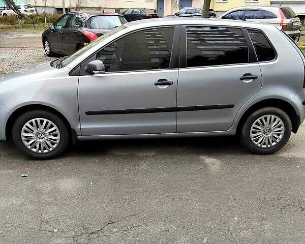 Серый Фольксваген Поло, объемом двигателя 1.4 л и пробегом 300 тыс. км за 4900 $, фото 6 на Automoto.ua