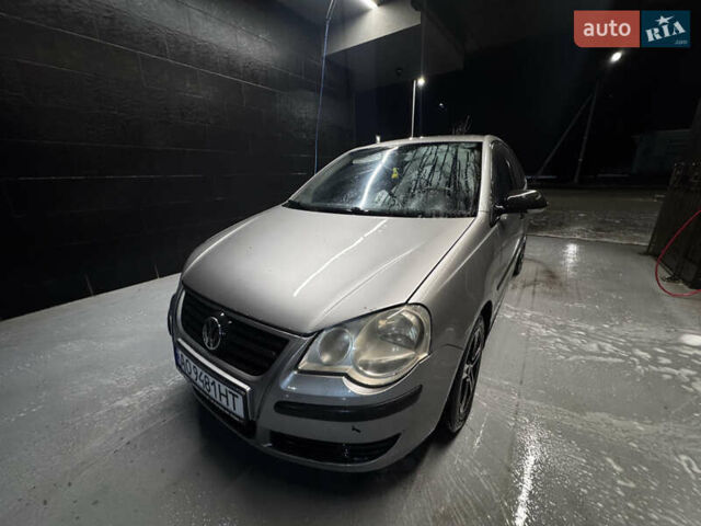 Сірий Фольксваген Поло, об'ємом двигуна 1.4 л та пробігом 234 тис. км за 5000 $, фото 4 на Automoto.ua