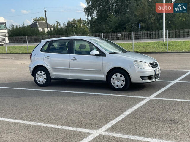 Серый Фольксваген Поло, объемом двигателя 1.4 л и пробегом 267 тыс. км за 5400 $, фото 7 на Automoto.ua