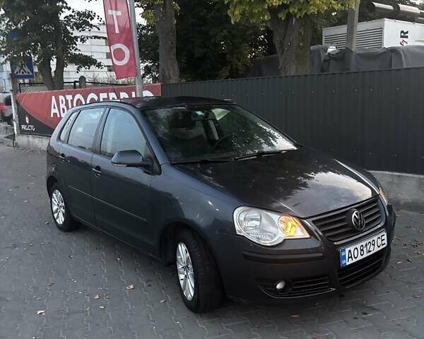 Сірий Фольксваген Поло, об'ємом двигуна 1.6 л та пробігом 220 тис. км за 4500 $, фото 3 на Automoto.ua