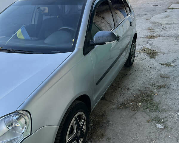 Сірий Фольксваген Поло, об'ємом двигуна 1.39 л та пробігом 137 тис. км за 4700 $, фото 8 на Automoto.ua