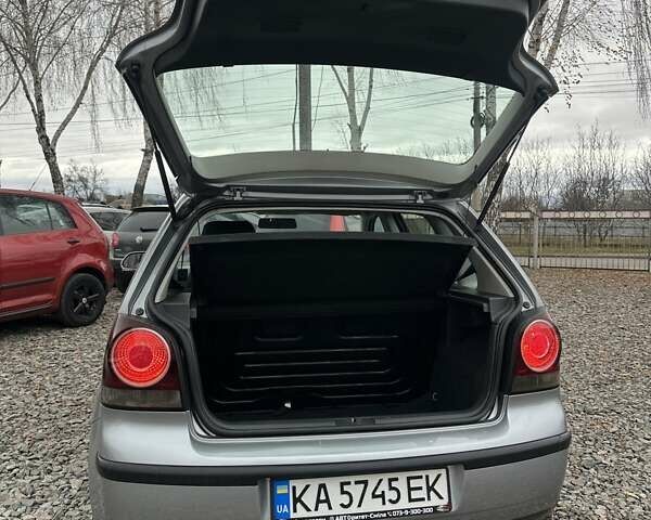 Серый Фольксваген Поло, объемом двигателя 1.4 л и пробегом 278 тыс. км за 5400 $, фото 10 на Automoto.ua