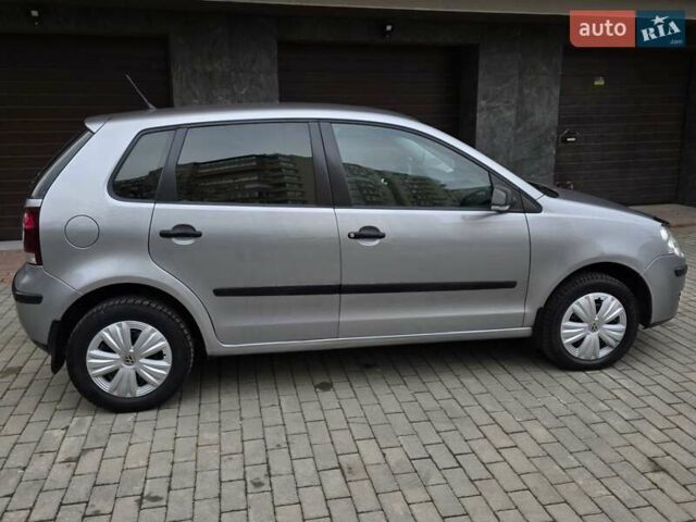 Серый Фольксваген Поло, объемом двигателя 1.4 л и пробегом 155 тыс. км за 5999 $, фото 10 на Automoto.ua